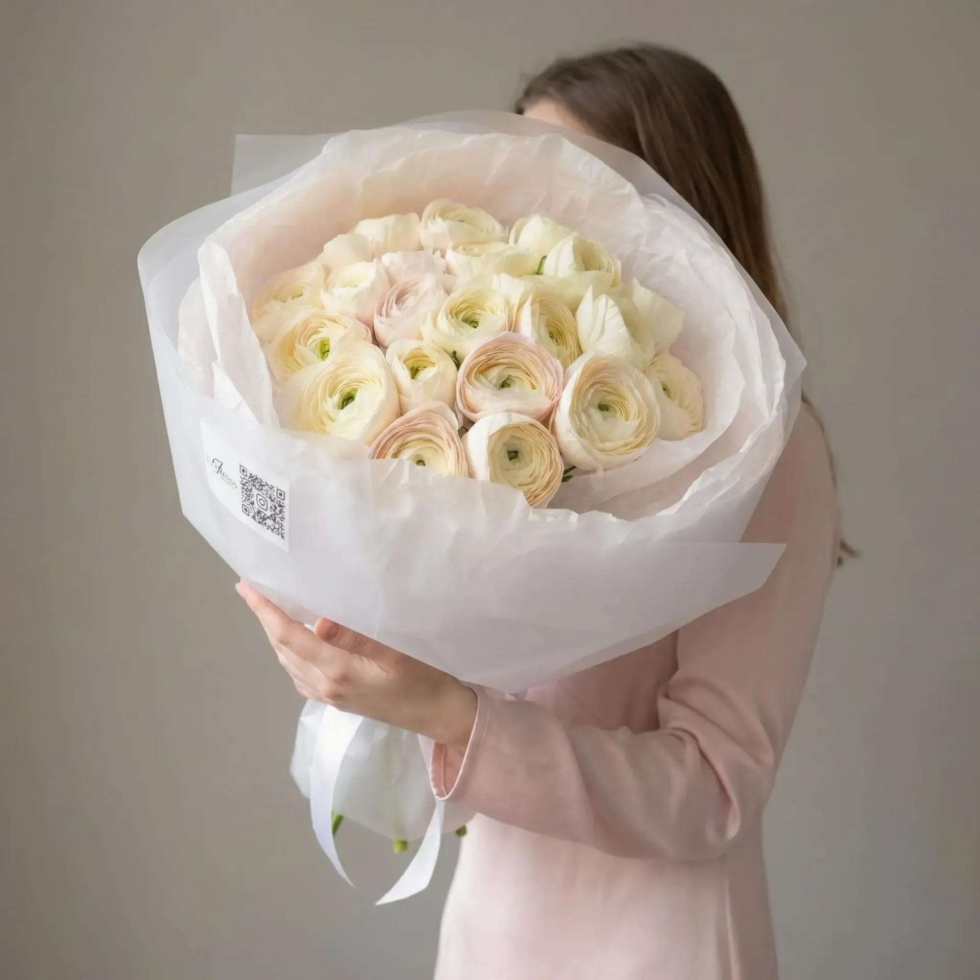 Bouquet "Tender Ranunculus Whisper"